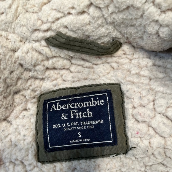 Abercrombie & Fitch Women's Olive Green Sherpa Lined Fur Parka Coat Size Small - Picture 10 of 13